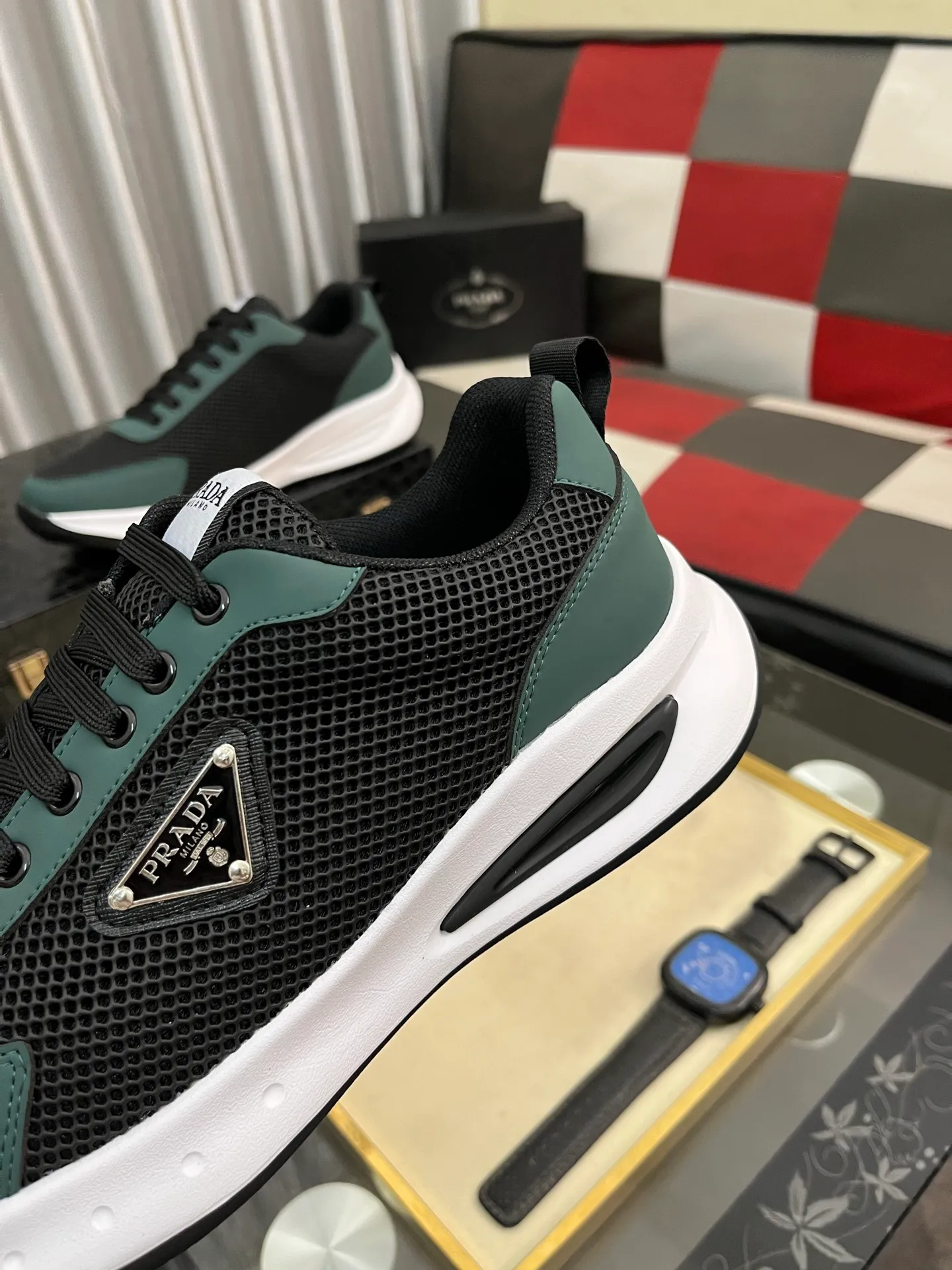 Men's shoes 💰440⌚️⌚️ PRADA [Prada] popular men's shoes, casual shoes and sports shoes! High-end quality 🍀 The upper is made of imported original cowhide 💥 cowhide lining; the original molded outsole. The style is upright and elegant, comfortable and versatile💪 Three quality guarantees Size number: 38-44, 4️⃣ colors available